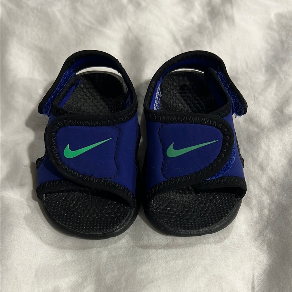 Nike- size 2C baby sandals -new never worn
